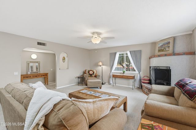 919 W Camino Guarina, Green Valley, AZ 85614