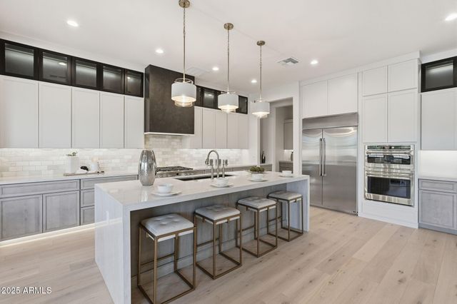 9864 W BLACK HILL Road, Peoria, AZ 85383