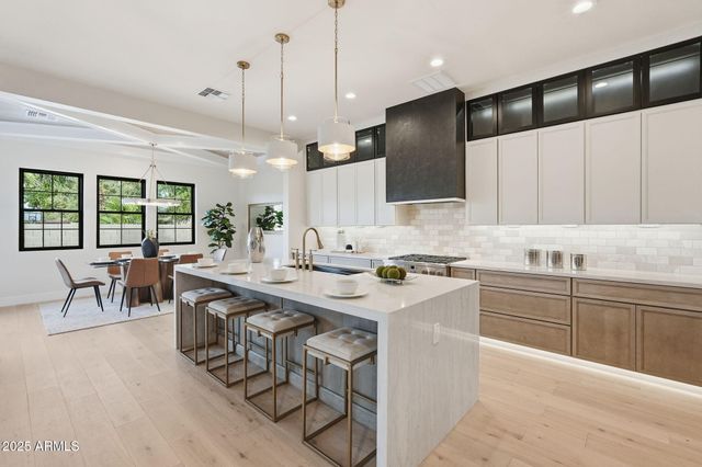 9864 W BLACK HILL Road, Peoria, AZ 85383