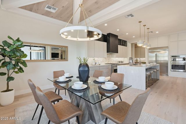 9864 W BLACK HILL Road, Peoria, AZ 85383