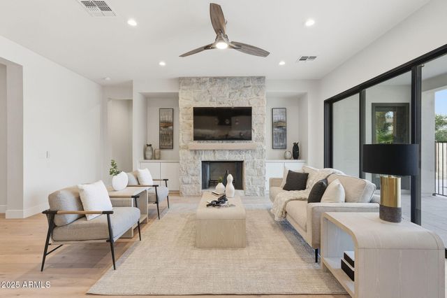 9864 W BLACK HILL Road, Peoria, AZ 85383