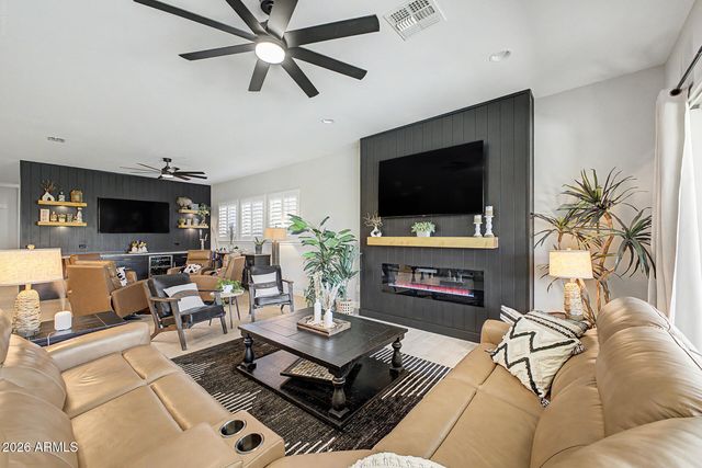 21251 W HILLCREST Boulevard, Buckeye, AZ 85396