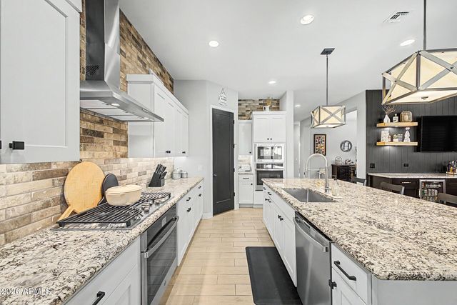 21251 W HILLCREST Boulevard, Buckeye, AZ 85396