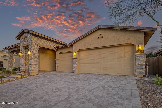 21251 W HILLCREST Boulevard, Buckeye, AZ 85396