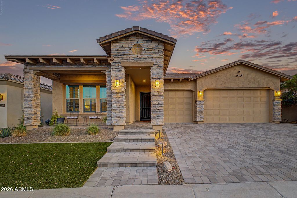21251 W HILLCREST Boulevard, Buckeye, AZ 85396 — exterior