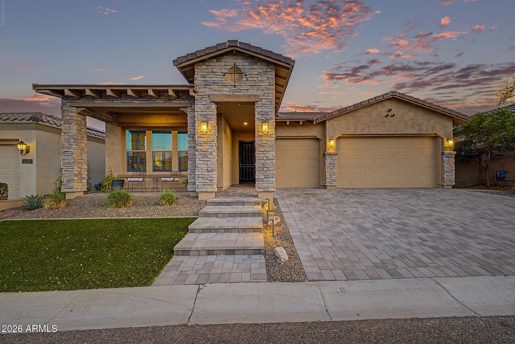 21251 W HILLCREST Boulevard, Buckeye, AZ 85396 — photo 2