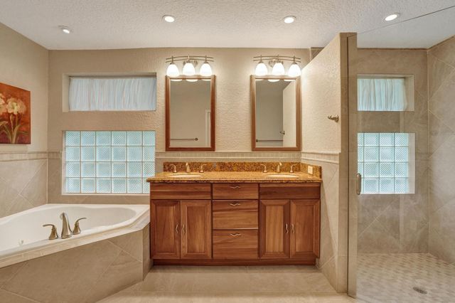 4850 NW 95TH Drive, Coral Springs, FL 33076
