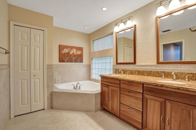 4850 NW 95TH Drive, Coral Springs, FL 33076