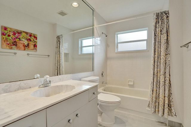 4850 NW 95TH Drive, Coral Springs, FL 33076