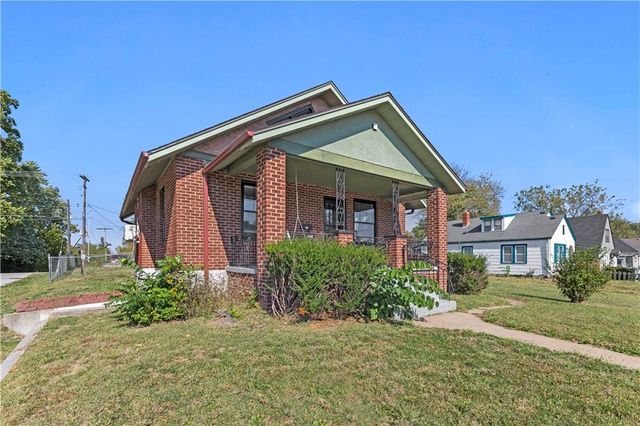 1340 Spruce Street, Leavenworth, KS 66048