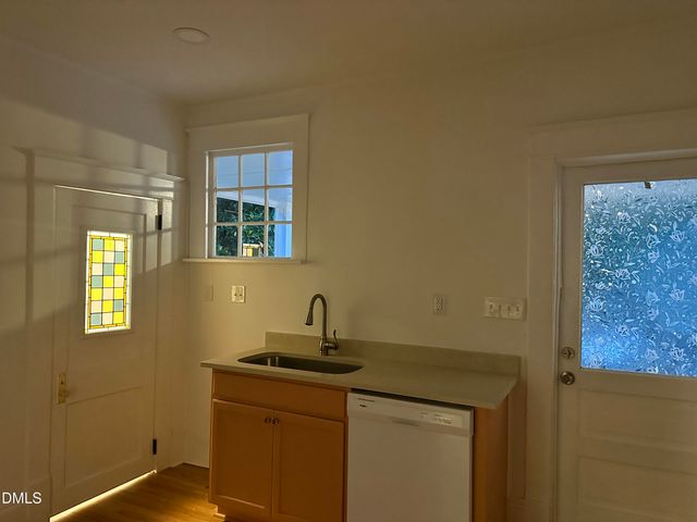 1110 Glenwood Avenue, Raleigh, NC 27605