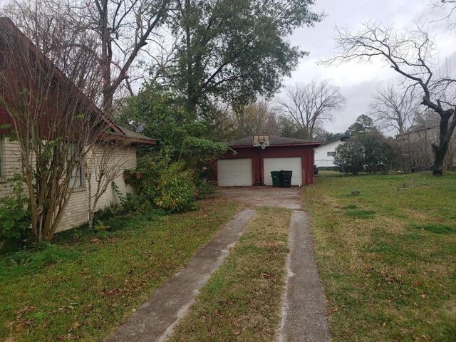 5915 Albert Drive, Houston, TX 77396