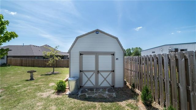 1222 Bradley Street, Centerton, AR 72719