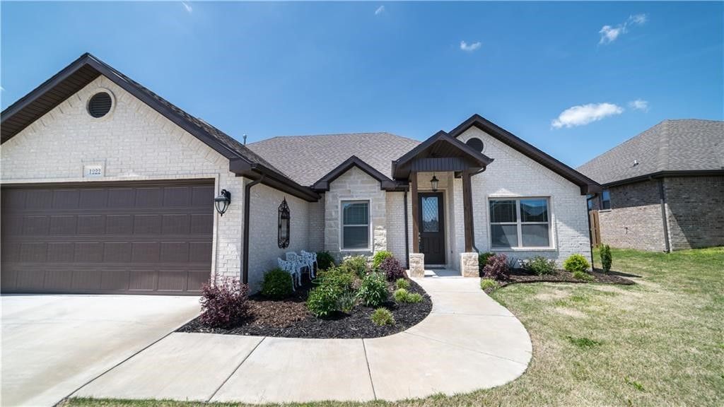 1222 Bradley Street, Centerton, AR 72719