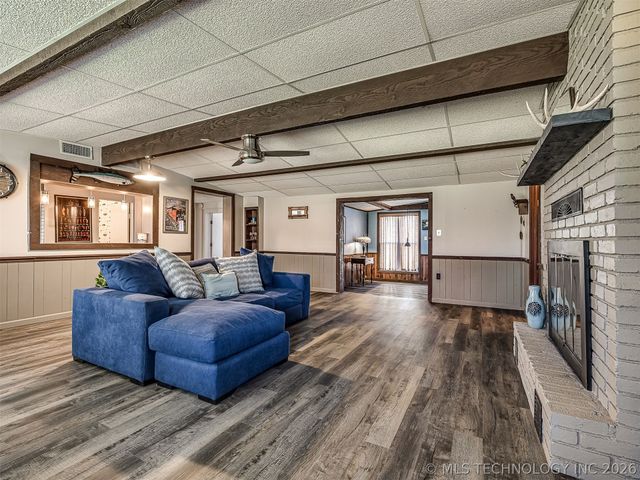 32033 E 695 Way, Wagoner, OK 74467