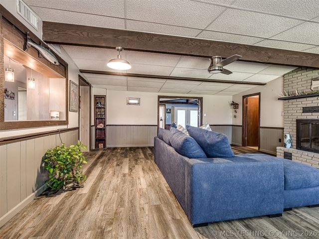 32033 E 695 Way, Wagoner, OK 74467