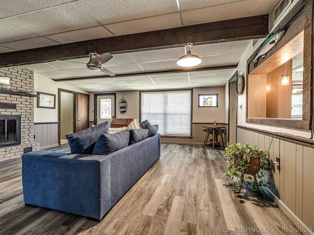 32033 E 695 Way, Wagoner, OK 74467