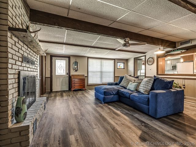 32033 E 695 Way, Wagoner, OK 74467