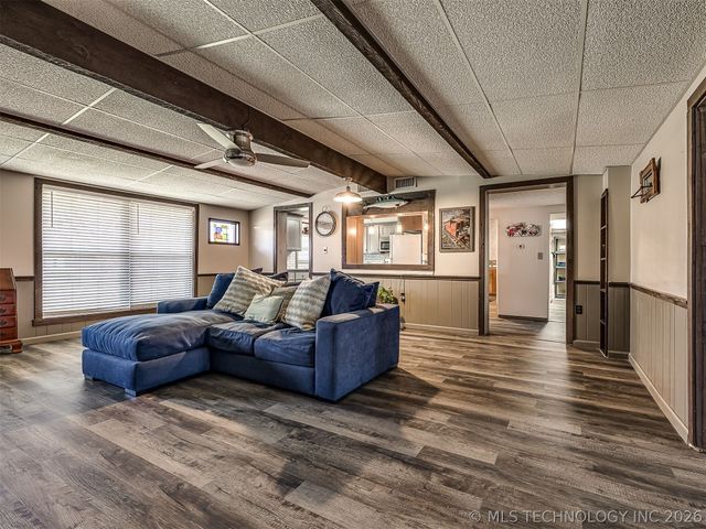 32033 E 695 Way, Wagoner, OK 74467