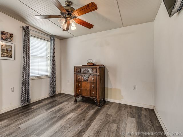 32033 E 695 Way, Wagoner, OK 74467