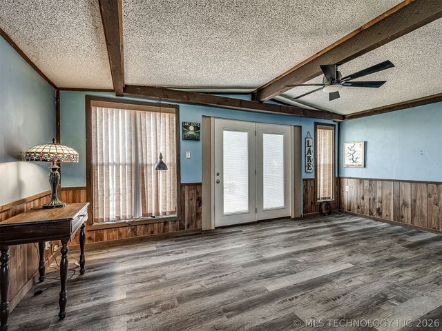 32033 E 695 Way, Wagoner, OK 74467