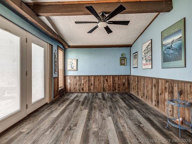 32033 E 695 Way, Wagoner, OK 74467