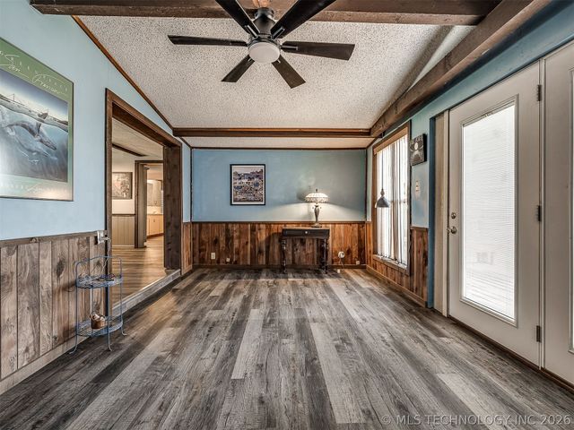 32033 E 695 Way, Wagoner, OK 74467