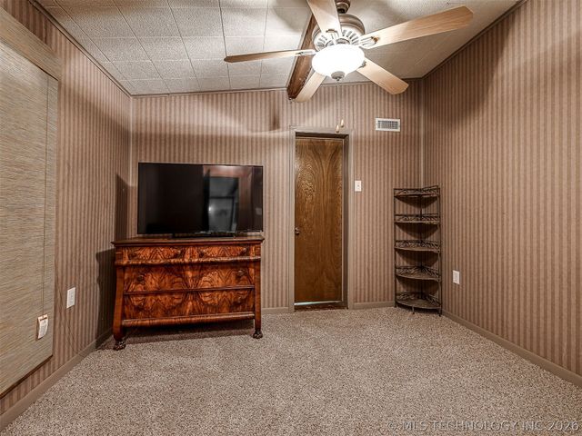 32033 E 695 Way, Wagoner, OK 74467