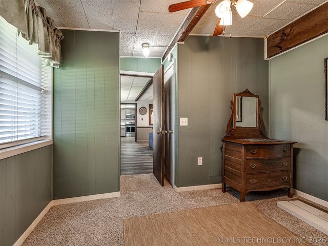 32033 E 695 Way, Wagoner, OK 74467