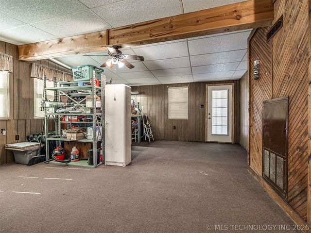 32033 E 695 Way, Wagoner, OK 74467