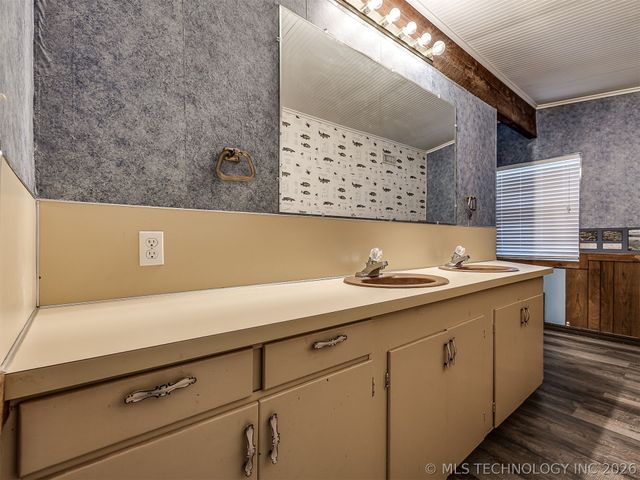 32033 E 695 Way, Wagoner, OK 74467