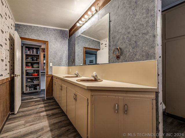 32033 E 695 Way, Wagoner, OK 74467