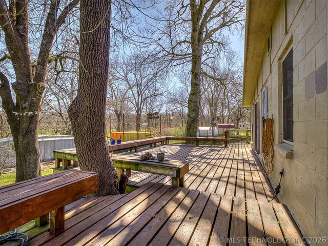 32033 E 695 Way, Wagoner, OK 74467