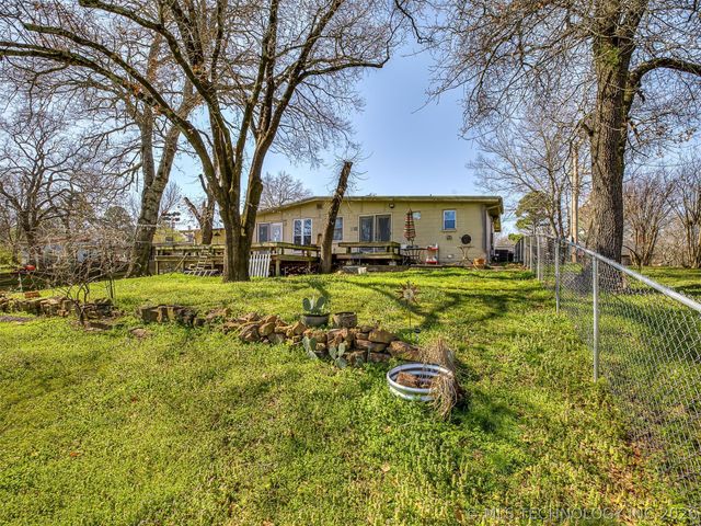 32033 E 695 Way, Wagoner, OK 74467