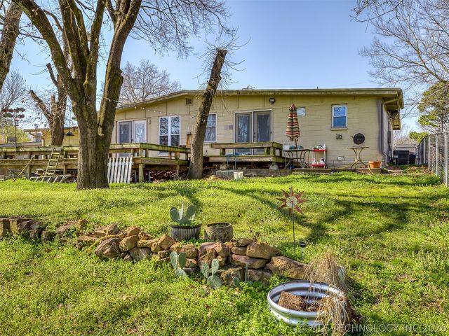 32033 E 695 Way, Wagoner, OK 74467