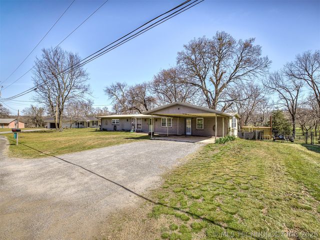 32033 E 695 Way, Wagoner, OK 74467