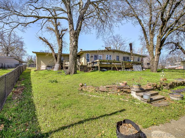 32033 E 695 Way, Wagoner, OK 74467