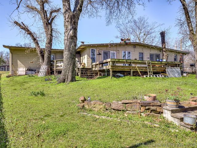 32033 E 695 Way, Wagoner, OK 74467