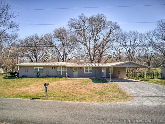 32033 E 695 Way, Wagoner, OK 74467