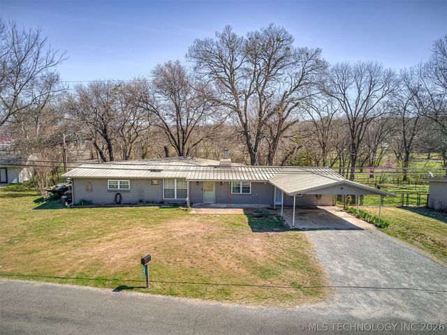 32033 E 695 Way, Wagoner, OK 74467