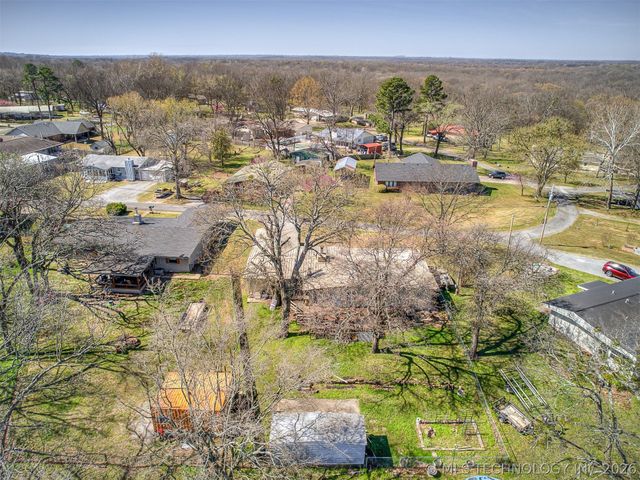 32033 E 695 Way, Wagoner, OK 74467
