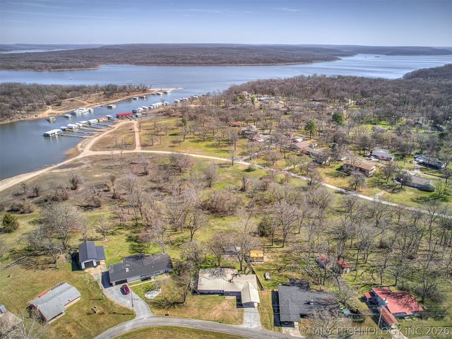 32033 E 695 Way, Wagoner, OK 74467