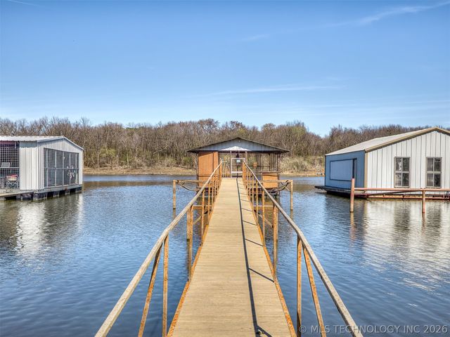 32033 E 695 Way, Wagoner, OK 74467