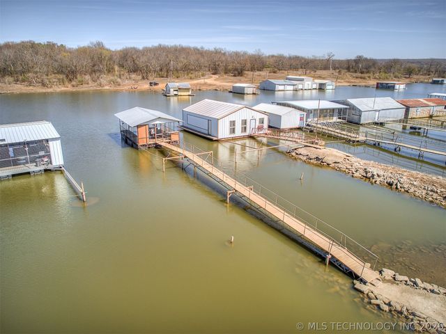 32033 E 695 Way, Wagoner, OK 74467