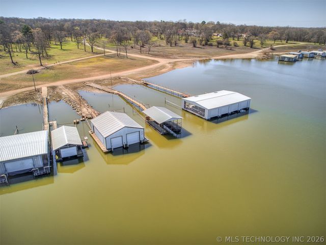 32033 E 695 Way, Wagoner, OK 74467