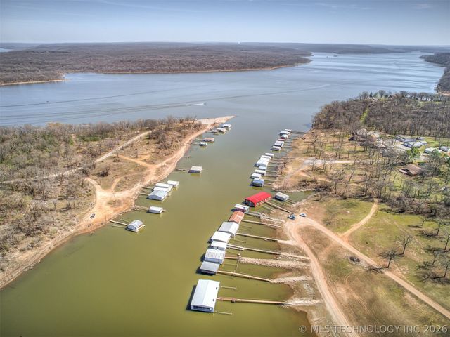 32033 E 695 Way, Wagoner, OK 74467