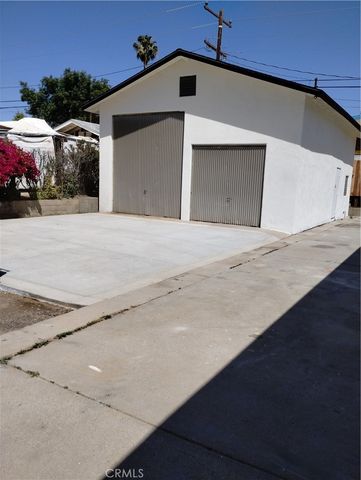 22678 La More, Perris, CA 92570