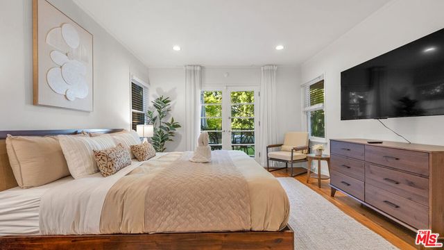 10575 Holman Avenue, Los Angeles, CA 90024