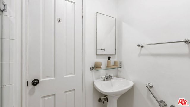 10575 Holman Avenue, Los Angeles, CA 90024