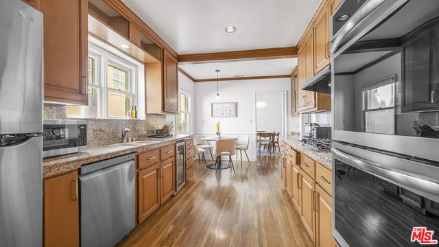 10575 Holman Avenue, Los Angeles, CA 90024